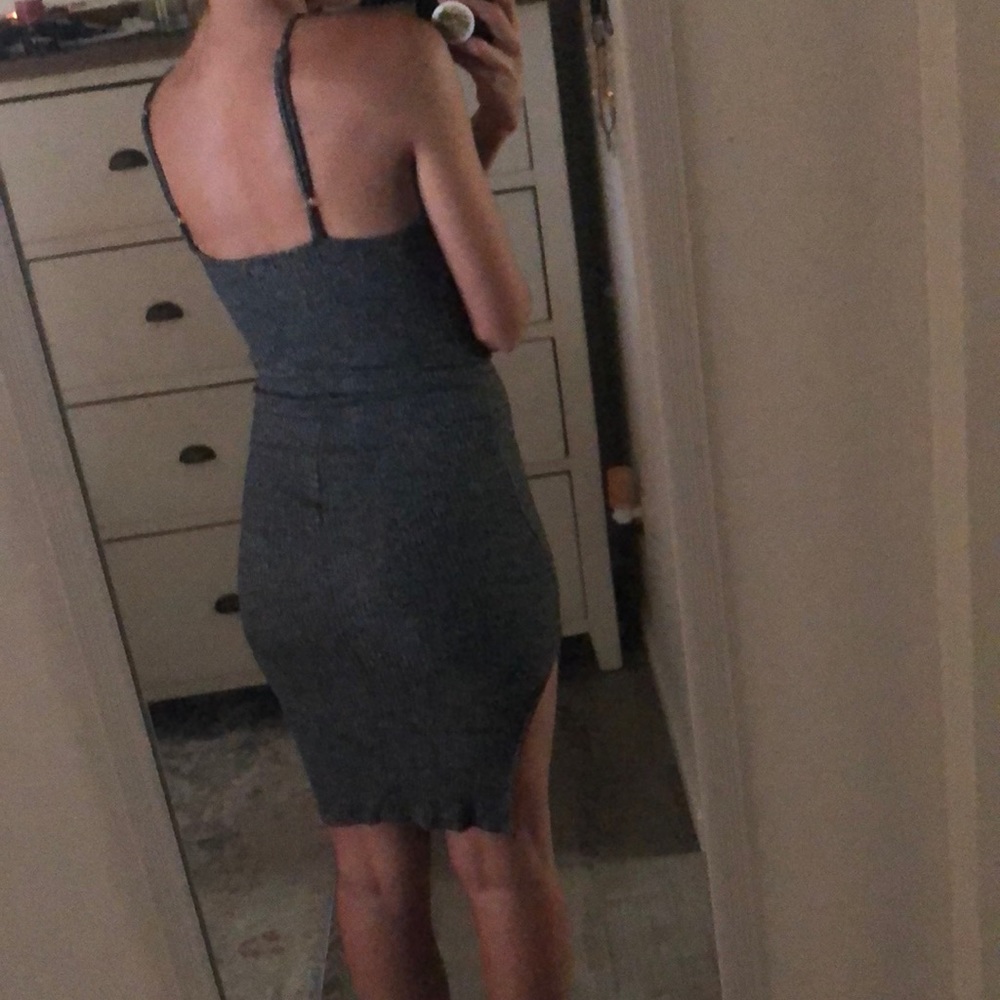 Dress - Picture 3 of 4